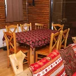 Shtepia Tradites Gjinar *