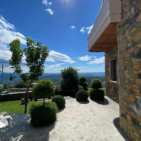 Shtepia Tradites Gjinar Дом отдыха *