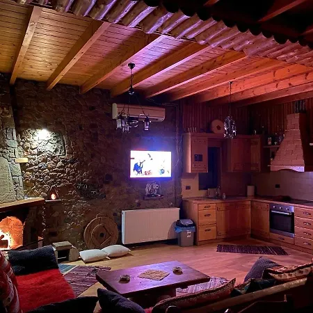 بيت للعطل Shtepia Tradites Gjinar إلباسان