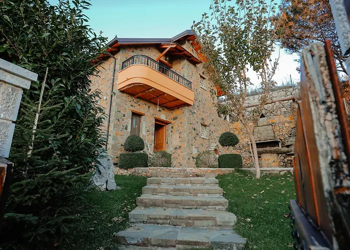 Shtepia Tradites Gjinar Vakantiehuis