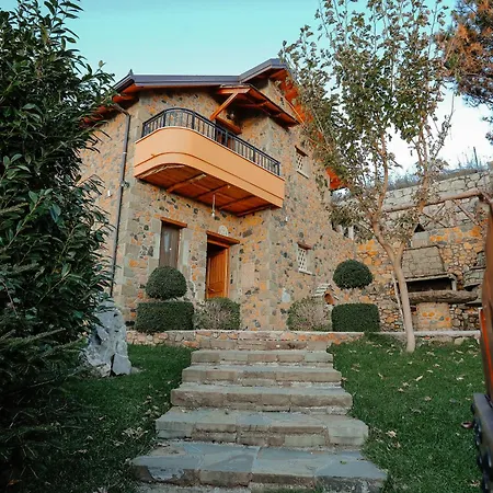 Shtepia Tradites Gjinar Dom wakacyjny