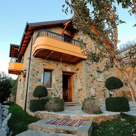 Shtepia Tradites Gjinar Holiday home Elbasan