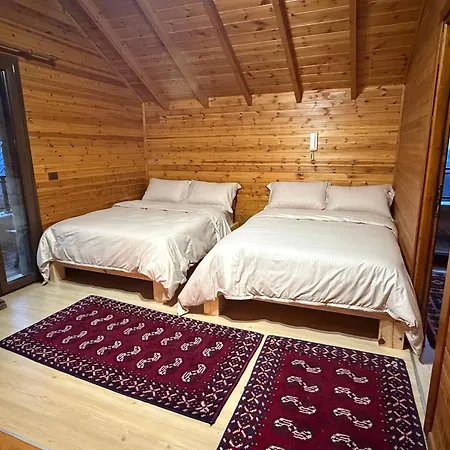 펜션 Shtepia Tradites Gjinar *