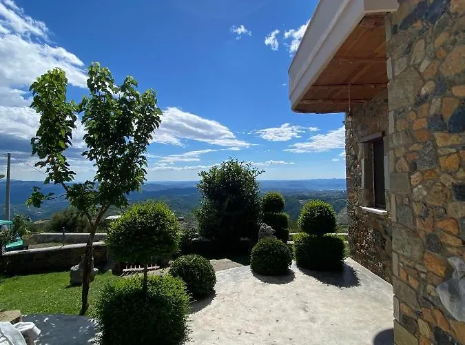 Shtepia Tradites Gjinar Hébergement de vacances *