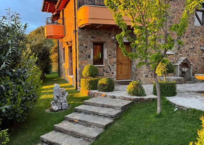 Shtepia Tradites Gjinar Hébergement de vacances